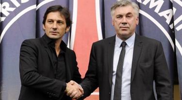 Leonardo (i) estrecha la mano del técnico italiano Carlo Ancelotti. | Archivo