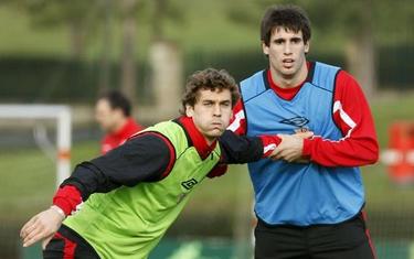 Fernando Llorente y Javi Mart�nez, en un entrenamiento del Athletic. | Archivo