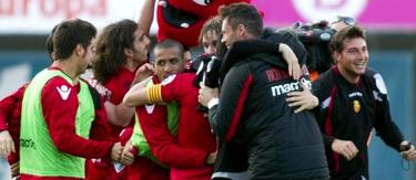Los jugadores del Mallorca celebran el gol de Vctor Casadess. | EFE