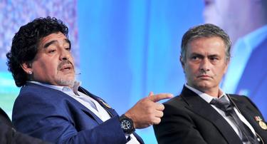 Mourinho junto a Maradona durante la Globe Soccer Edition en Dubai. | Cordon Press