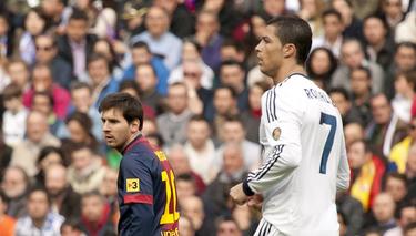 Messi y Cristiano, durante el último clásico entre Real Madrid y Barça en el Santiago Bernabéu. | Cordon Press/Archivo