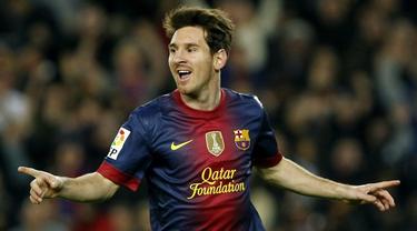 Messi celebra su primer gol al Zaragoza. | EFE