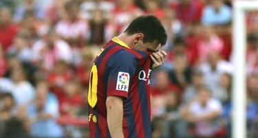 Messi abandon el terreno de juego lesionado. | EFE