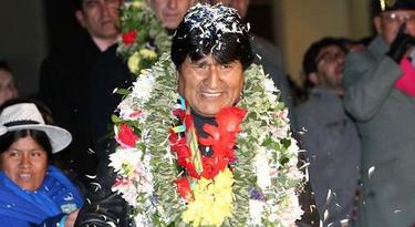 Morales, recibido en el aeropuerto de La Paz | Efe