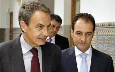 El marido de Susana Daz junto a Zapatero | EFE