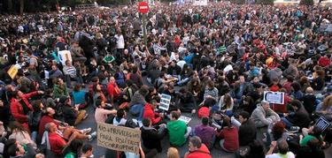 Cientos de personas vuelven a congregarse en Neptuno | EFE