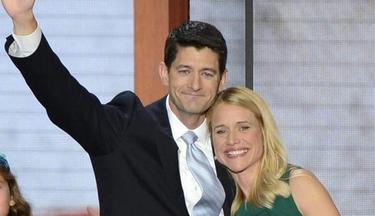 El candidato republicano a la vicepresidencia Paul Ryan con su esposa Jenna | Efe