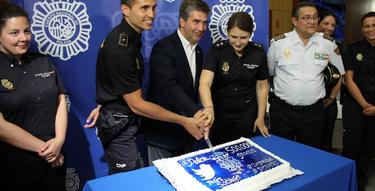 La Polica celebra el ms de medio milln de seguidores en Twitter. | Policia