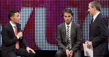 Purito Rodrguez (i) y Samuel Snchez (c), durante la presentacin de la Vuelta 2013. | EFE