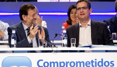 Mariano Rajoy aplaude a Basagoiti | Tarek
