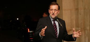 El presidente atiende a los periodistas en el Elseo | D. Crespo