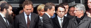 Sarkozy, en la escuela juda tras el ataque. | EFE