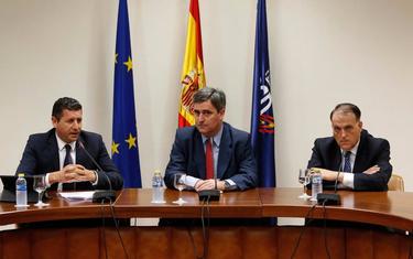 Joaqun Boadas, Miguel Cardenal y Javier Tebas, en rueda de prensa. | EFE