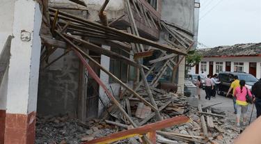 Un edificio demolido en Qionglai, en la provincia china de Sichuan | Efe