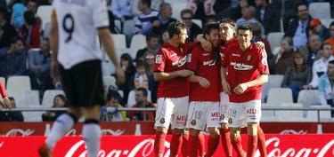 Los jugadores del Mallorca celebran el tanto del empate. | EFE