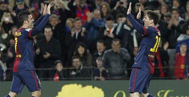 Messi y Villa celebran uno de los tres tantos conseguidos. | EFE