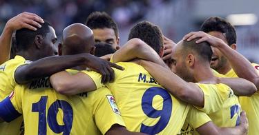 Los jugadores del Villarreal celebran la victoria. | EFE