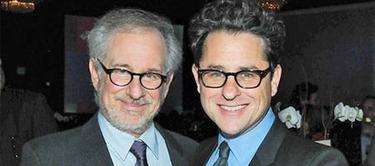Steven Spielberg junto a J.J. Abrams