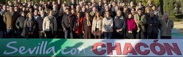 Chacón rodeada de 33 delegados y 44 alcaldes de Sevilla | EFE