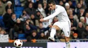 Cristiano Ronaldo, durante un partido esta temporada con el Real Madrid. | EFE
