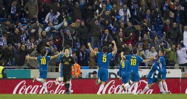 Los jugadores del Espanyol celebran el empate. | EFE