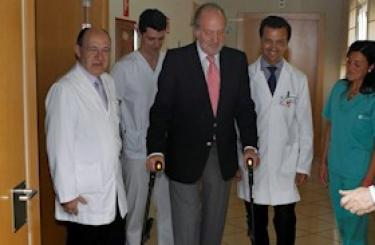 Juan Carlos, en el momento de recibir el alta | EFE