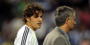 Pedro Len (i) y Jos Mourinho, durante un partido de la pasada temporada ante el Hrcules. | Archivo