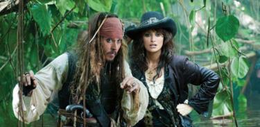 Johnny Depp y Penlope Cruz en Piratas del Caribe 4