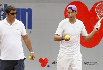 Rafa Nadal y su tío Toni, durante un entrenamiento en Viña del Mar. | Cordon Press/Archivo