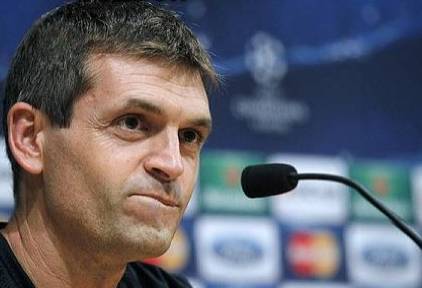 Vilanova, molesto por las preguntas sobre Bartra: "La alineación la hago yo"