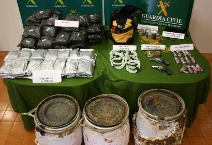 Imagen de un zulo de ETA localizado por la Guardia Civil. | Archivo