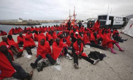 Decenas de inmigrantes atendidos en Tarifa |  EFE