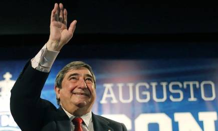 Lendoiro tiró con bala y recibe una dura réplica |  EFE