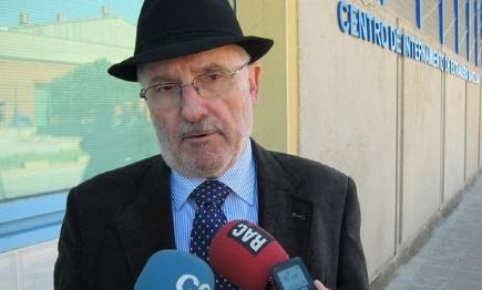 ¿Quién defiende a la niña de la bandera?