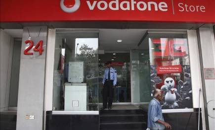Fachada de una tienda de Vodafone |  Efe