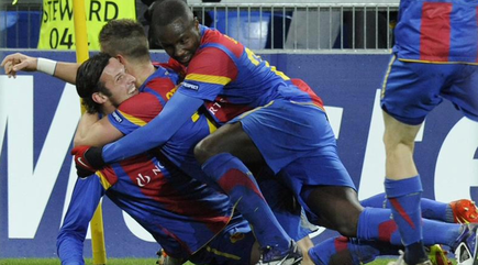 Los jugadores del Basilea celebran la eliminación del United. | EFE