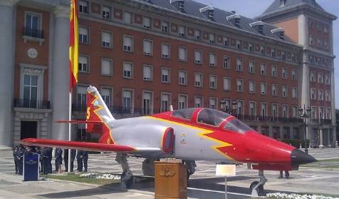 El Ejercito Del Aire Convierte Un Caza C101 En Un Nuevo Monumento De Madrid Libertad Digital