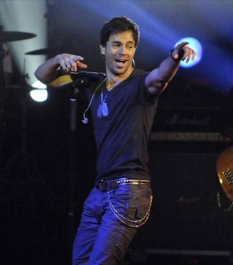 Enrique Iglesias Tengo El Pene Ms Pequeo Del Mu