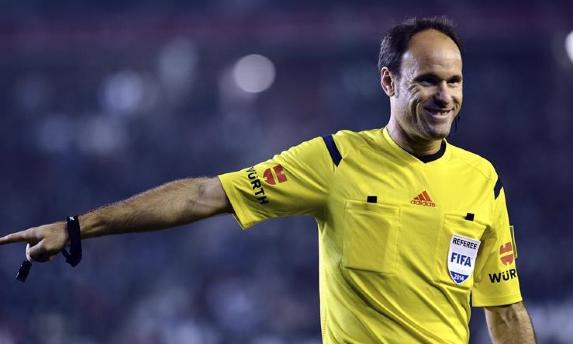 Mateu Lahoz confiesa sus preferencias. |  EFE