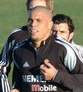 Ronaldo en el entrenamiento de este lunes. EFE