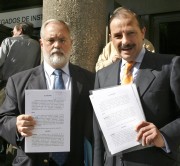 Arias Caete y Pujalte presentan la denuncia. EFE