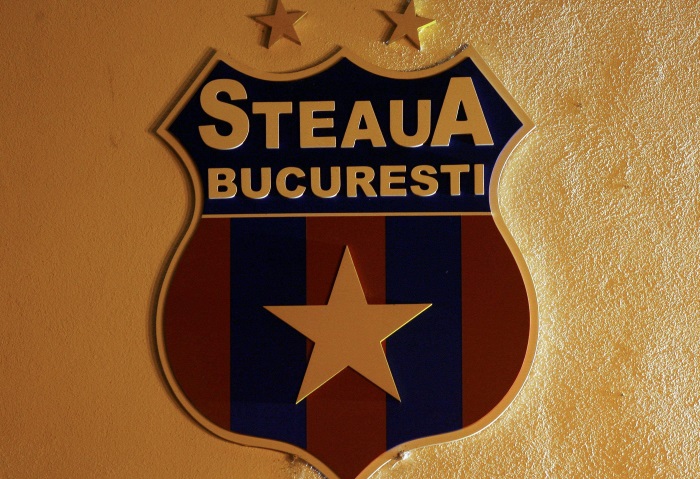 Por que o Steaua Bucareste foi proibido de usar seu nome e escudo?