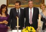 Zapatero y Kirchner con sus respectivas esposas.