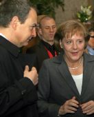 Zapatero y Merkel. EFE