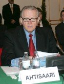 Martti Ahtisaari, mediador de la ONU.