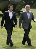 George W. Bush y Rasmussen.