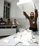 Recuento de votos en Cisjordania. (Al-Yazira)