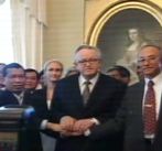 Firma del tratado de paz en Indonesia.
