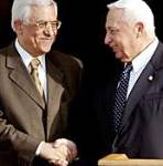 Ab Mazen y Ariel Sharon, en una imagen de archivo