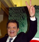 Romano Prodi, celebra la victoria.
